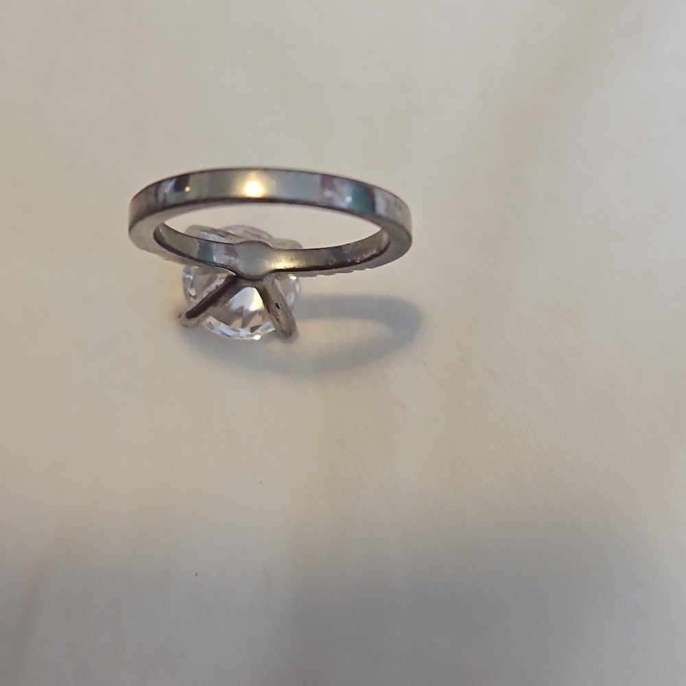 Silver Cubic Zirconia Solitaire Ring - Picture 4 of 4